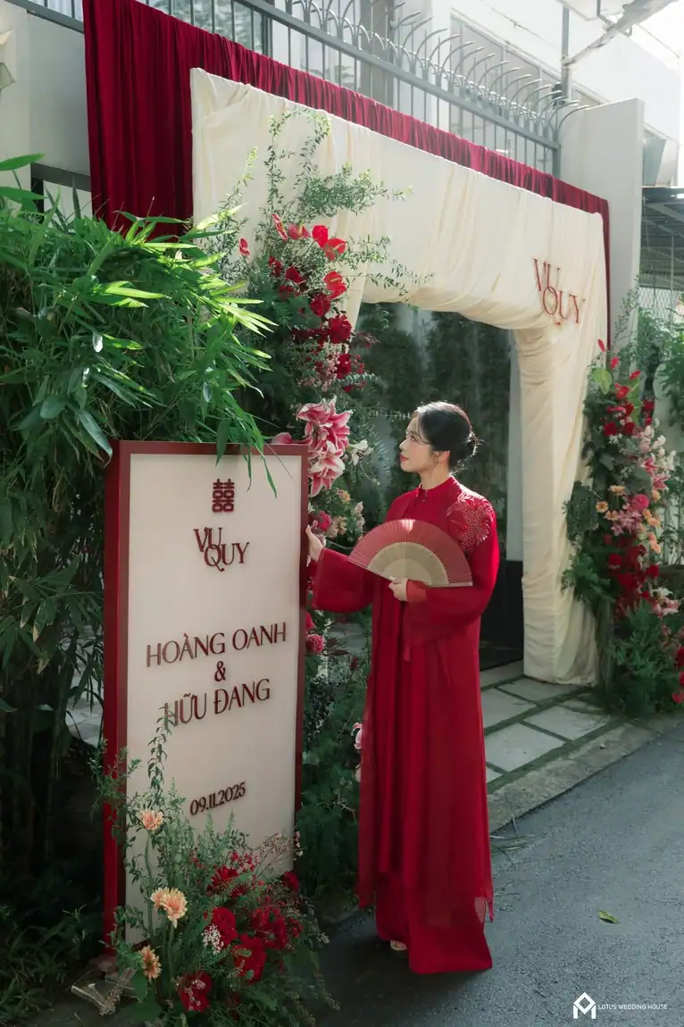 Lễ vu quy tông đỏ cổ điển — Hoàng Oanh & Hữu Đăng | Luvia Concept & Decor TP.HCM
