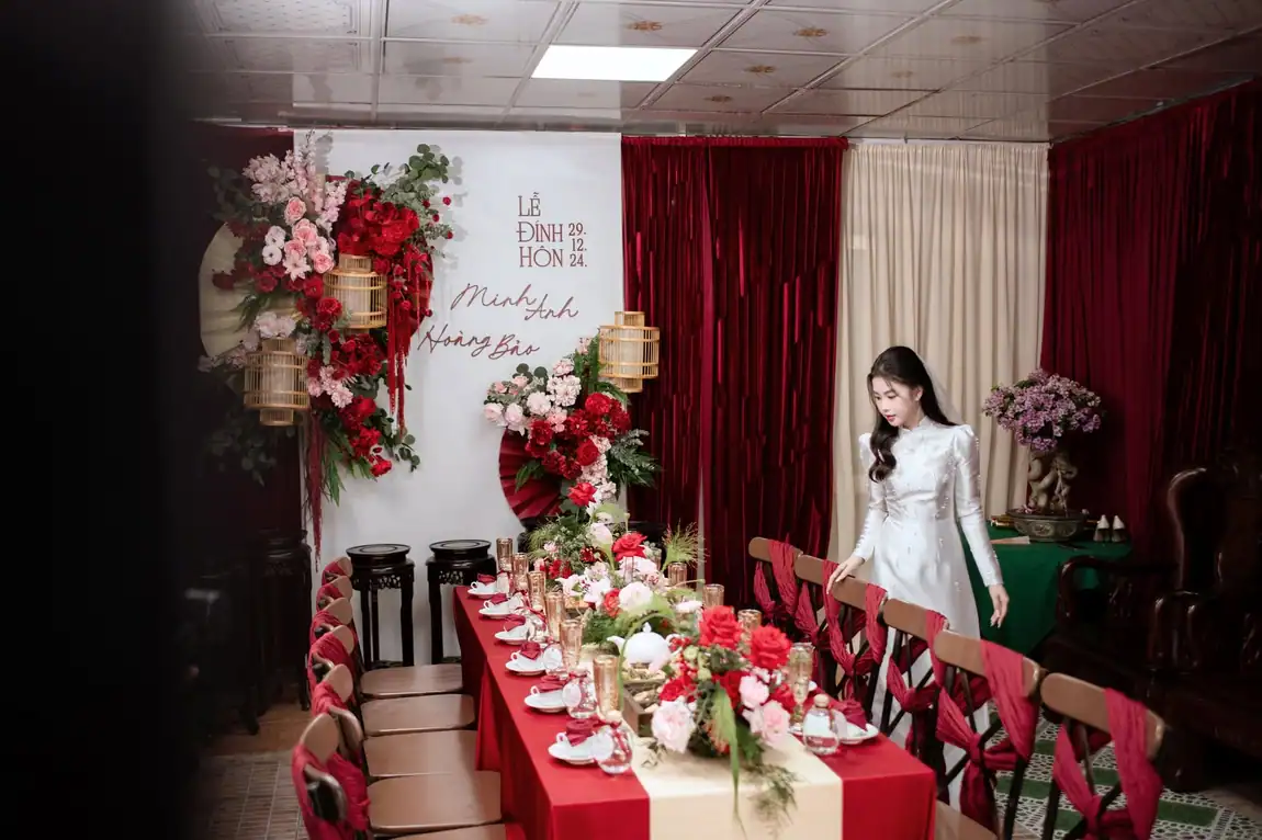 Lễ Đính Hôn Đỏ Hồng Vintage — Minh Anh & Hoàng Bảo | Luvia Concept & Decor